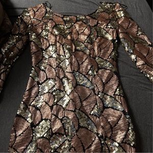 bodycon dress, fingers length ! elbow length sleeves